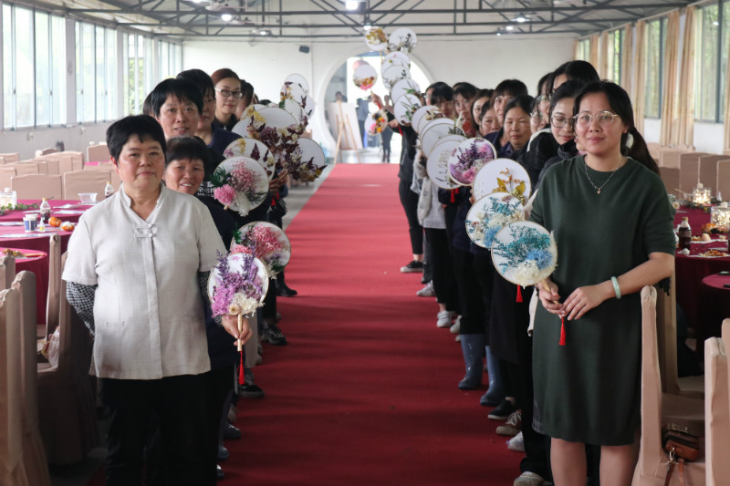 辛格林女神駕到 | 致敬每一位了不起的“她”